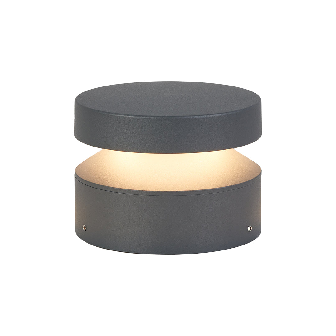 Front-facing product image of 110v landscape lights, showcasing the balanced proportions and modern outdoor style.