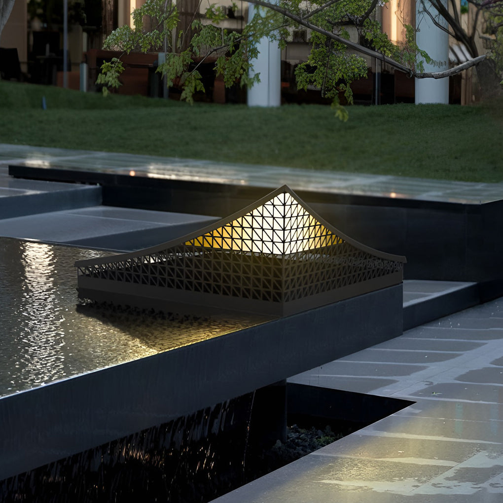 Curved landscape light with a close-up of the intricate lattice pattern.