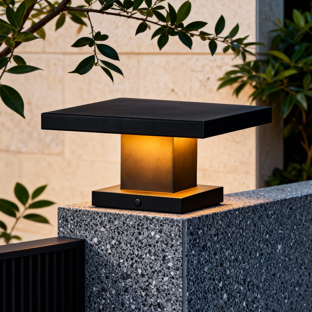 Illuminate your gate and fence with this LED gate pillar light. Waterproof, durable, and stylish, perfect for enhancing outdoor entrances and pathways.