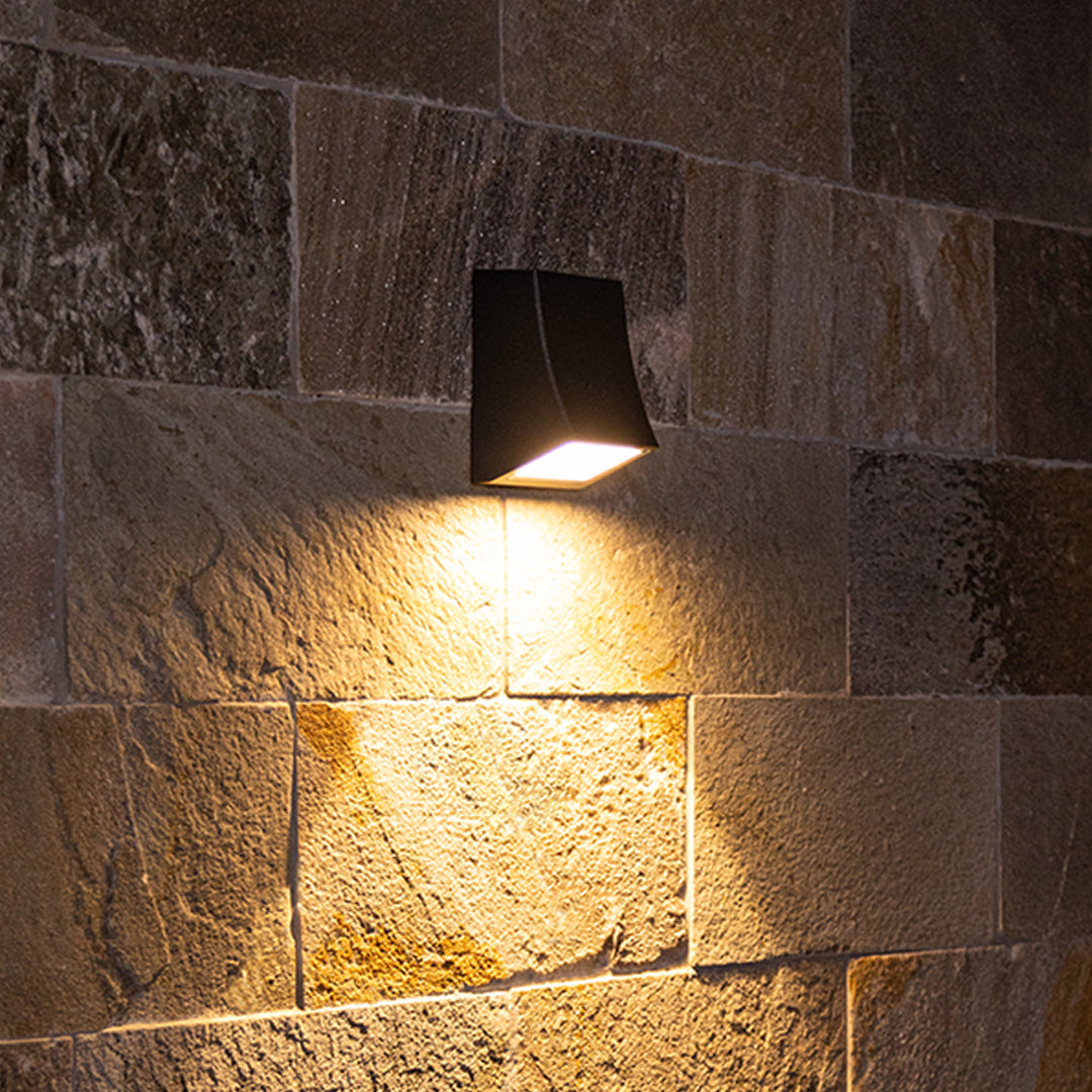 led-outdoor-wall-sconce-fence-modern-outdoor-ambiance-lighting