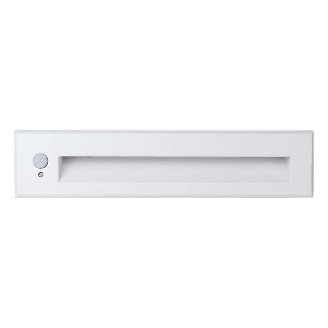 Light colored deck lights for steps with subtle design integration and ambient lighting