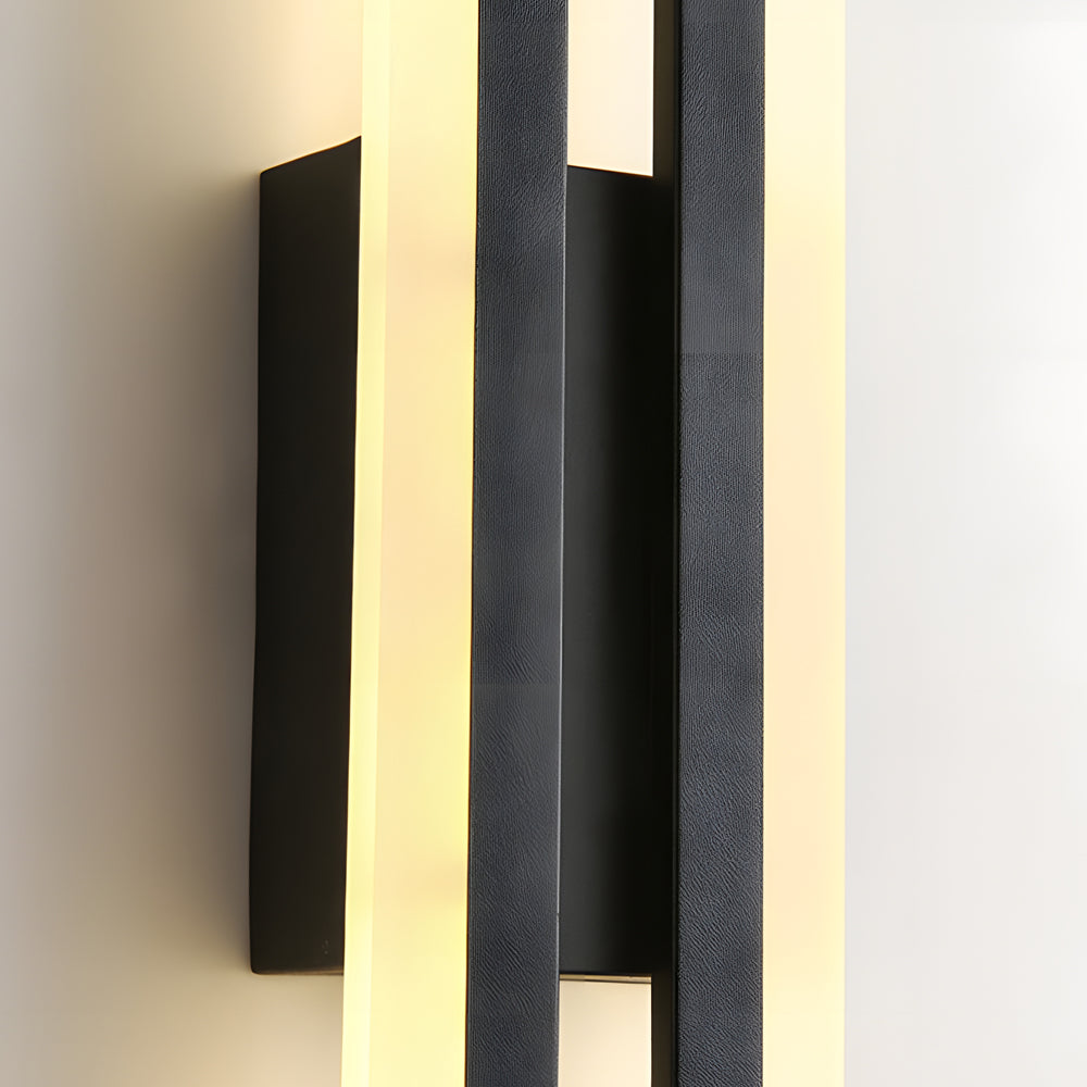 Polished black side vanity light for bathroom with adjustable features, providing focused and ambient illumination.