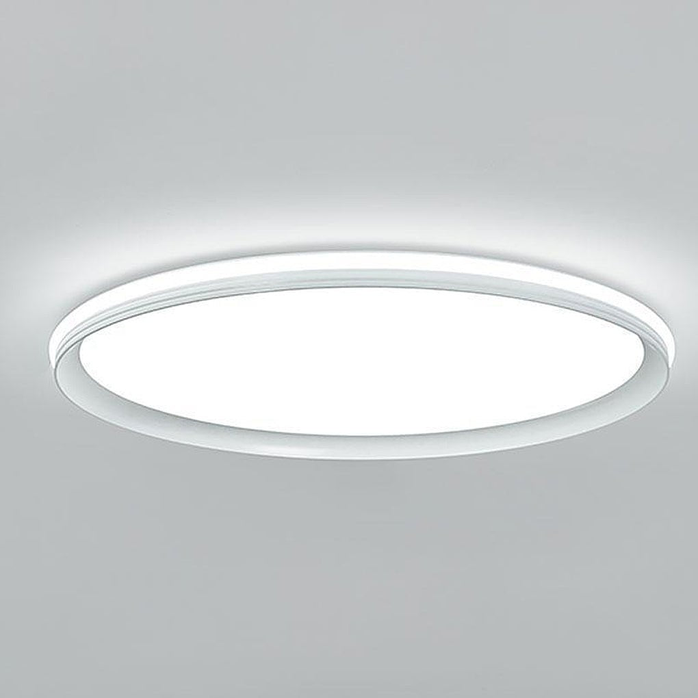 Slim ceiling light with uniform light distribution and thin frame.