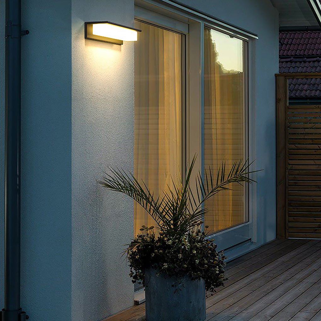 Contemporary Stainless Steel Linear LED Strip Outdoor Wall Light �C Modern, Weatherproof for Garden Villa