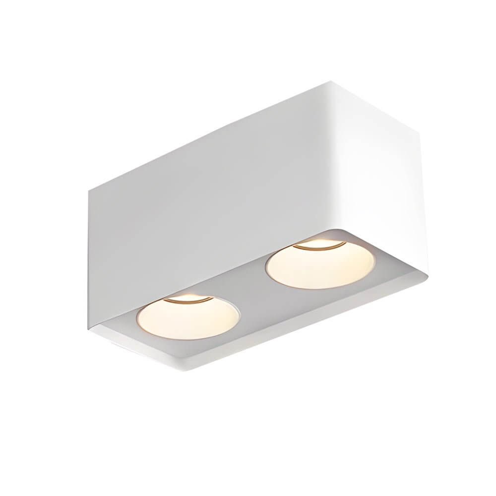 Spotlight LED square with a modern design, providing focused light in a study room.