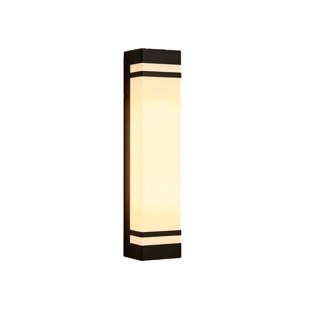 Vertical wall lighting with a black frame, providing a modern touch to the outdoor space.